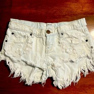 One x One Teaspoon Jean Shorts. Size27